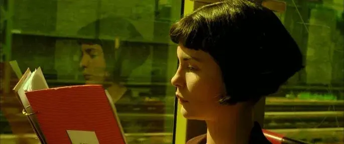 a imagem mostra uma das cenas do comfort movie amelie poulain
